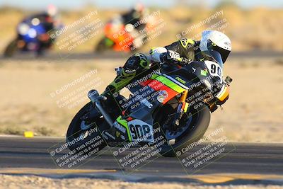 media/Nov-17-2024-CVMA (Sun) [[1fec520723]]/Race 18-Supersport Middleweight/